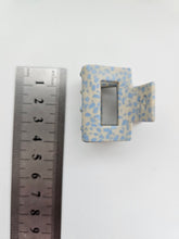 Lade das Bild in den Galerie-Viewer, Lili Dolphin