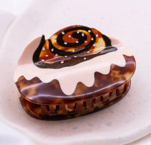 Lade das Bild in den Galerie-Viewer, Cinnamon Roll