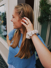 Lade das Bild in den Galerie-Viewer, Have courage