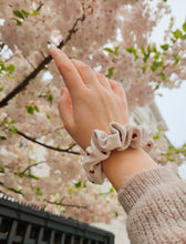 Lade das Bild in den Galerie-Viewer, Love
