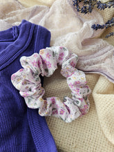 Lade das Bild in den Galerie-Viewer, Lavender's Blue
