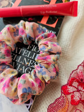 Lade das Bild in den Galerie-Viewer, Lou
