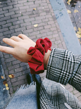 Lade das Bild in den Galerie-Viewer, Adore
