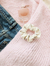 Lade das Bild in den Galerie-Viewer, Sina
