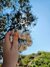 Lade das Bild in den Galerie-Viewer, Sina
