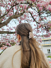 Lade das Bild in den Galerie-Viewer, Flower Bride
