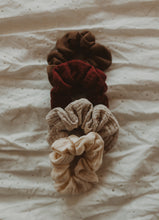 Lade das Bild in den Galerie-Viewer, Cream
