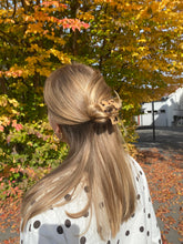 Lade das Bild in den Galerie-Viewer, Millane Leo
