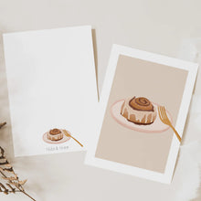 Lade das Bild in den Galerie-Viewer, Cinnamon Roll Karte
