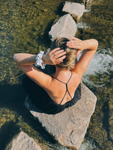 Lade das Bild in den Galerie-Viewer, Olivia French
