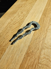 Lade das Bild in den Galerie-Viewer, French Twist Dotty
