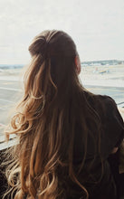 Lade das Bild in den Galerie-Viewer, French Twist Dotty
