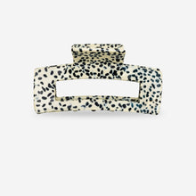 Lade das Bild in den Galerie-Viewer, Malou Dotty
