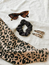 Lade das Bild in den Galerie-Viewer, Dark Chocolate
