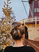 Lade das Bild in den Galerie-Viewer, Millane Leo
