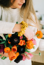 Lade das Bild in den Galerie-Viewer, Monday
