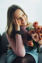 Lade das Bild in den Galerie-Viewer, Thursday
